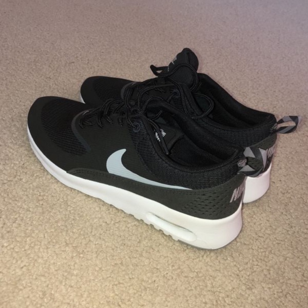 Black air max Thea size 7